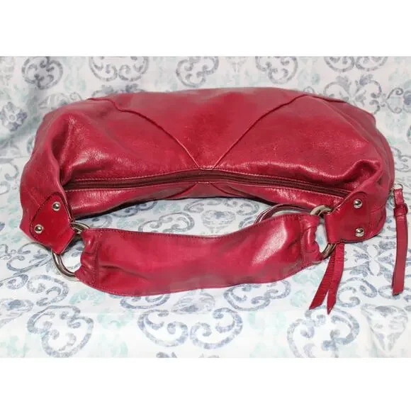 Elegant Raspberry Leather Handbag - Picture 7 of 10
